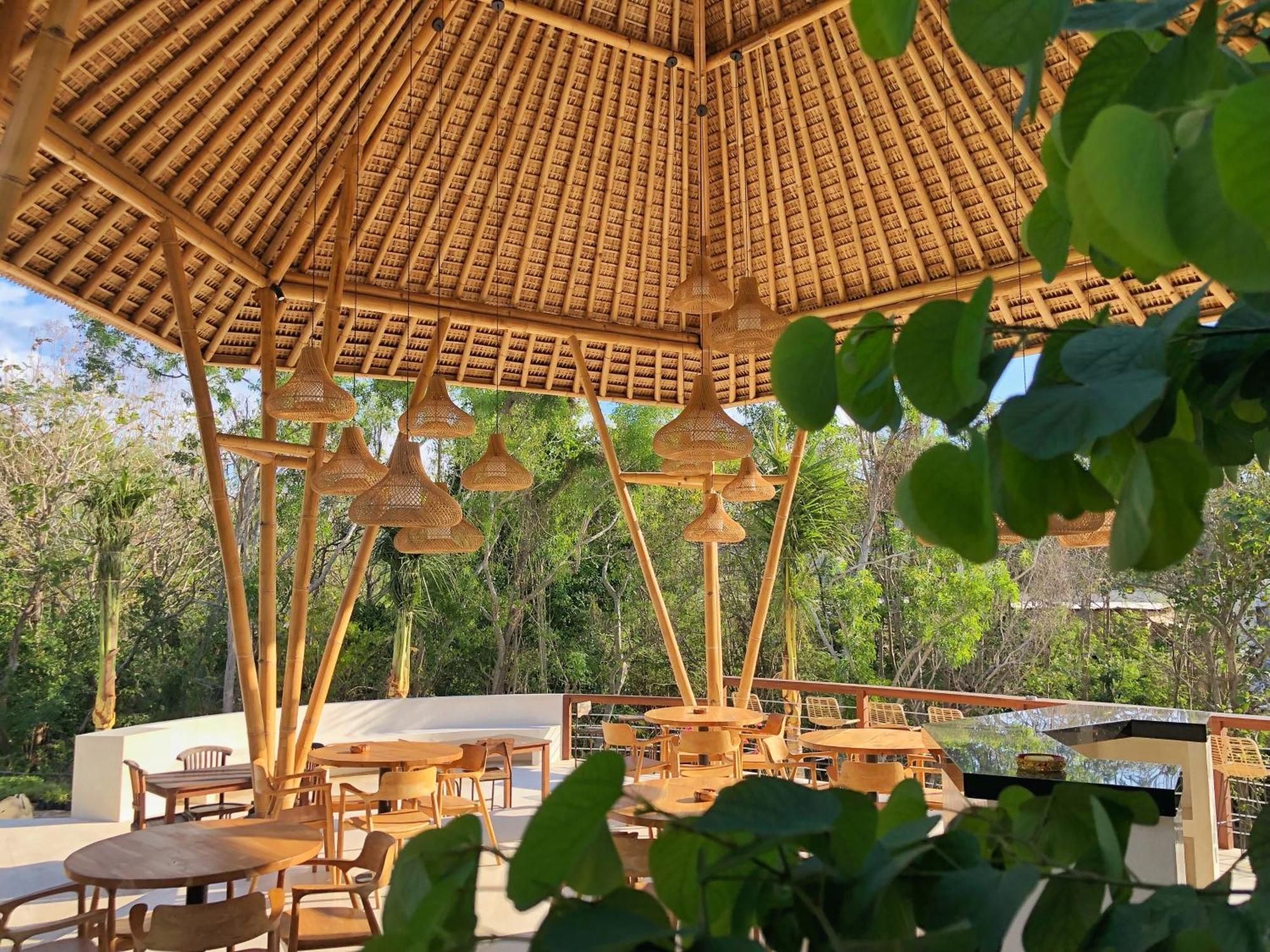 Tregge Surf Camp Uluwatu Hotel Exterior photo